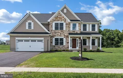 103 Berkshire Dr, Carlisle, PA 17015