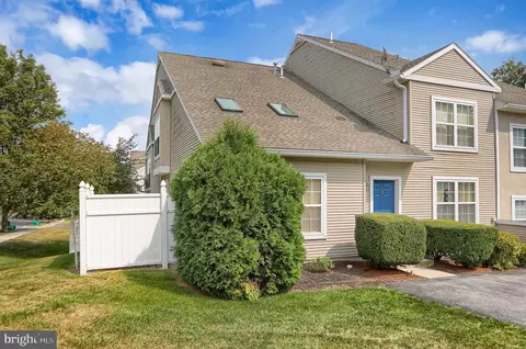 50 Courtyard Dr, Carlisle, PA 17013