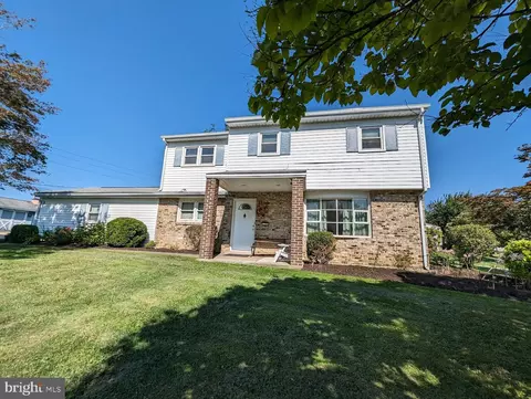 128 Nittany Dr, Mechanicsburg, PA 17055