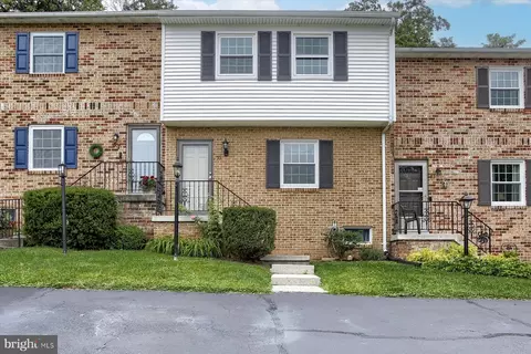 55 Ashford Dr, Enola, PA 17025