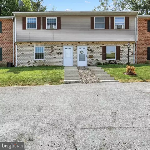 82 Queen Ave, Enola, PA 17025