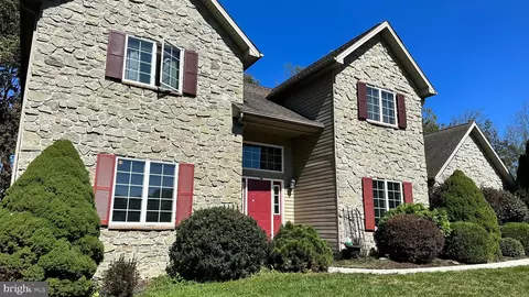 116 Creamery Rd, Boiling Springs, PA 17007