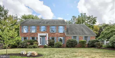 1108 Hillside Dr, Carlisle, PA 17013