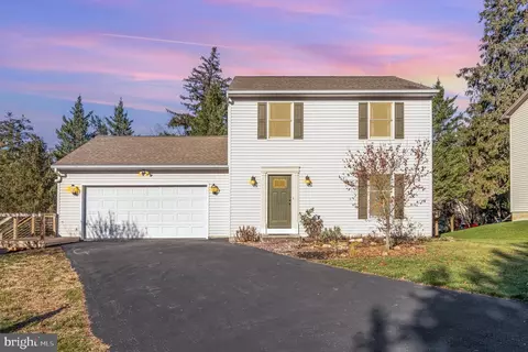 1 Yankee Dr, Mount Holly Springs, PA 17065