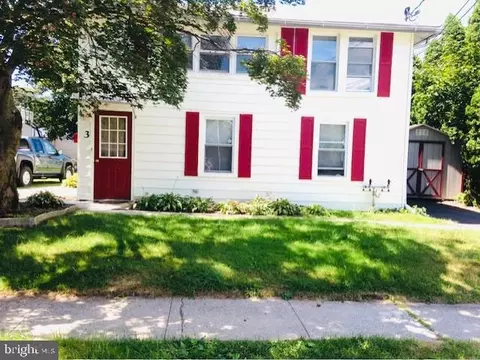 3 N High St, Enola, PA 17025