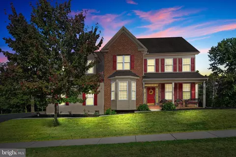 16 W Mulberry Hill Rd, Carlisle, PA 17013