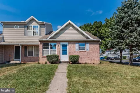 98 Tory Cir, Enola, PA 17025