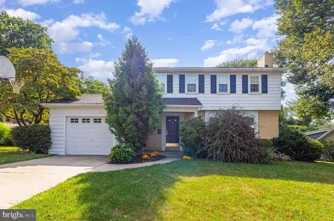 111 Harrison Dr, New Cumberland, PA 17070