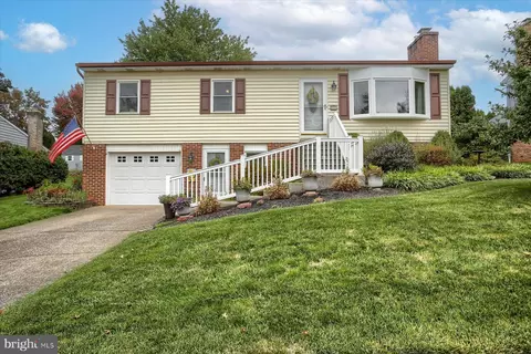 1106 Grandia Flora Dr, Mechanicsburg, PA 17055