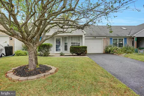41 Westfields Dr, Mechanicsburg, PA 17050