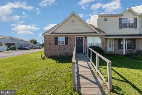 75 Southmont Dr, Enola, PA 17025