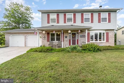 904 Pheasant Dr N, Carlisle, PA 17013