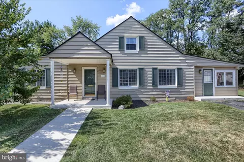 2014 Highland Cir, Camp Hill, PA 17011