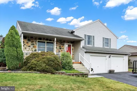 3489 Sullivan St, Mechanicsburg, PA 17050