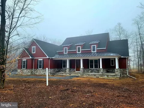 3 Red Oak Ln, Mount Holly Springs, PA 17065