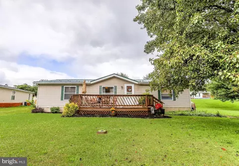 165 Rustic Dr, Shippensburg, PA 17257
