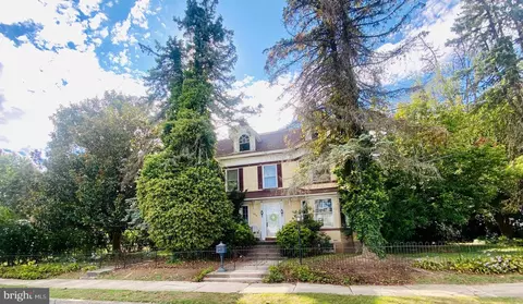 429 Chestnut St, Mount Holly Springs, PA 17065