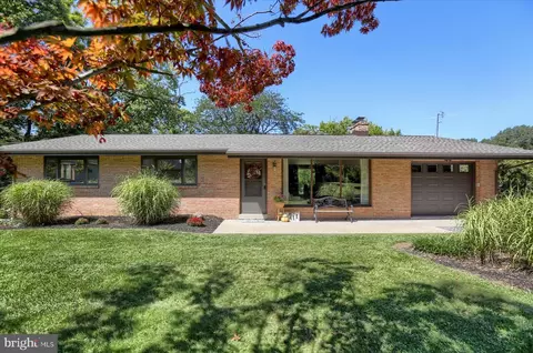 1000 Brentwater Rd, Camp Hill, PA 17011