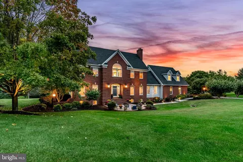 3 Gunpowder Rd, Mechanicsburg, PA 17050