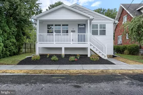 210 S 17th St, Camp Hill, PA 17011