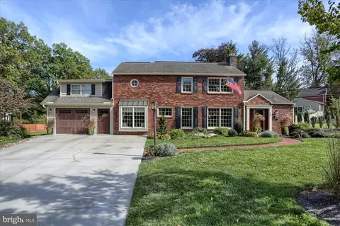 18 Park Cir, Camp Hill, PA 17011
