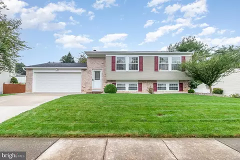 804 Briarwood Ln, Camp Hill, PA 17011