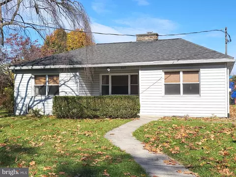 809 W North St, Carlisle, PA 17013