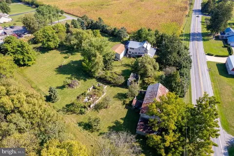 1126 W Trindle Rd, Mechanicsburg, PA 17055
