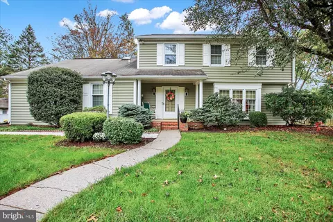 5275 Deerfield Ave, Mechanicsburg, PA 17050