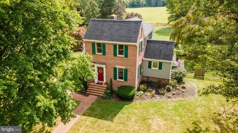 111 E Yellowbreeches Rd, Carlisle, PA 17015