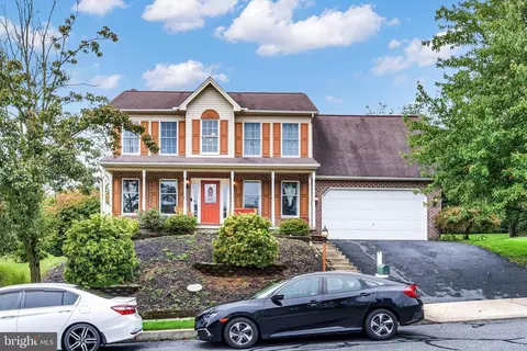 3 Dewberry Ct, Mechanicsburg, PA 17055