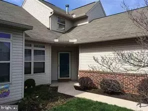 5317 Cobblestone Dr, Mechanicsburg, PA 17055