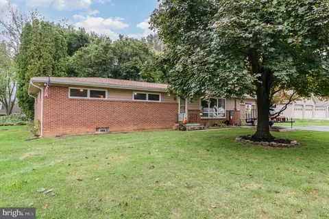 818 Fairfield St, Mechanicsburg, PA 17055