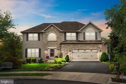 5850 Spring Tree Ct, Enola, PA 17025