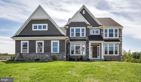 31 Rycroft Rd, Mechanicsburg, PA 17050