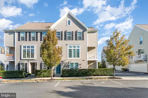 3030 Meridian Cmns #E, Mechanicsburg, PA 17055