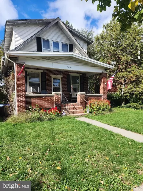52 N 8th St, Lemoyne, PA 17043