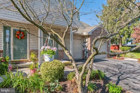 5234 Cobblestone Dr, Mechanicsburg, PA 17055