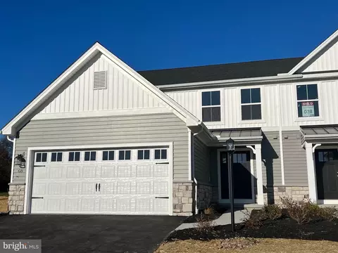 68 Long Bend Dr, Carlisle, PA 17015