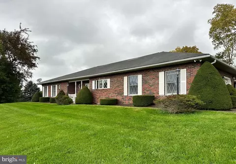 1254 York Rd, Mechanicsburg, PA 17055