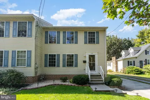 1122 N West St, Carlisle, PA 17013