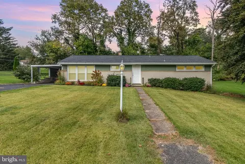 420 Reeser Rd, Camp Hill, PA 17011