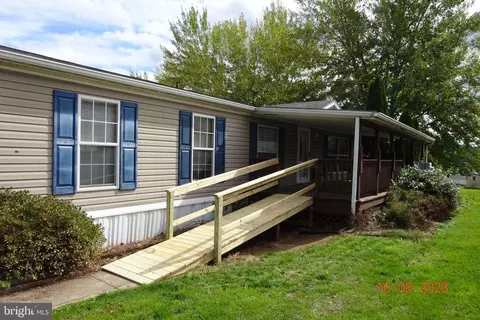 105 Rustic Dr, Shippensburg, PA 17257