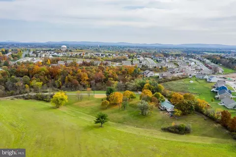 518 Cranes Gap Rd, Carlisle, PA 17013