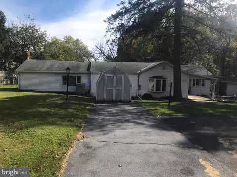 413 Mountain St, Enola, PA 17025
