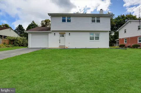 811 Fairview Rd, Carlisle, PA 17013