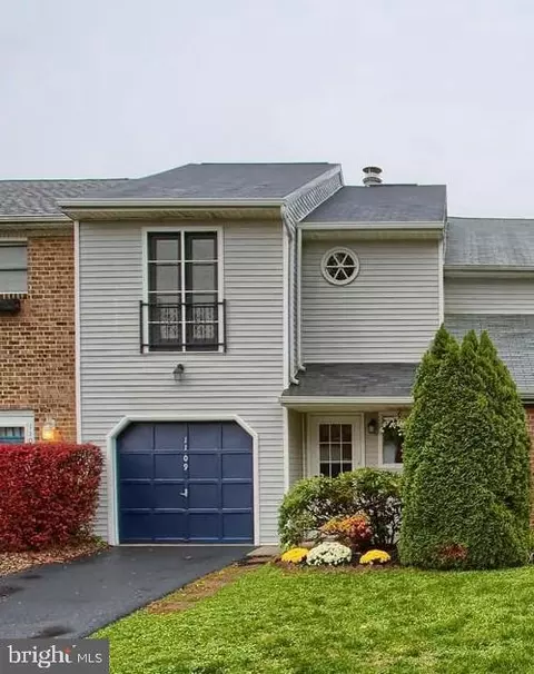 1109 Ridge Dr, Mechanicsburg, PA 17055