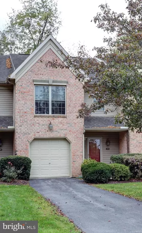 342 Stonehedge Ln, Mechanicsburg, PA 17055