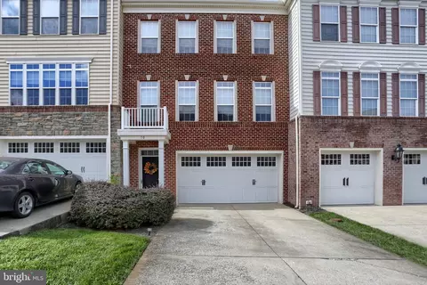 10 Indiana Cir, Lemoyne, PA 17043