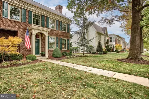45 Devonshire Sq, Mechanicsburg, PA 17050